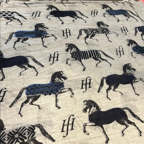 Friendly hunting 100% cashmere European luxury scarf wrap equestrian horse Large - Picture 1 of 9